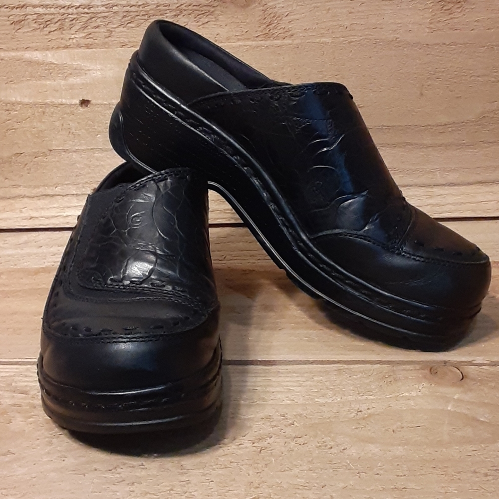 Klogs Black Leather